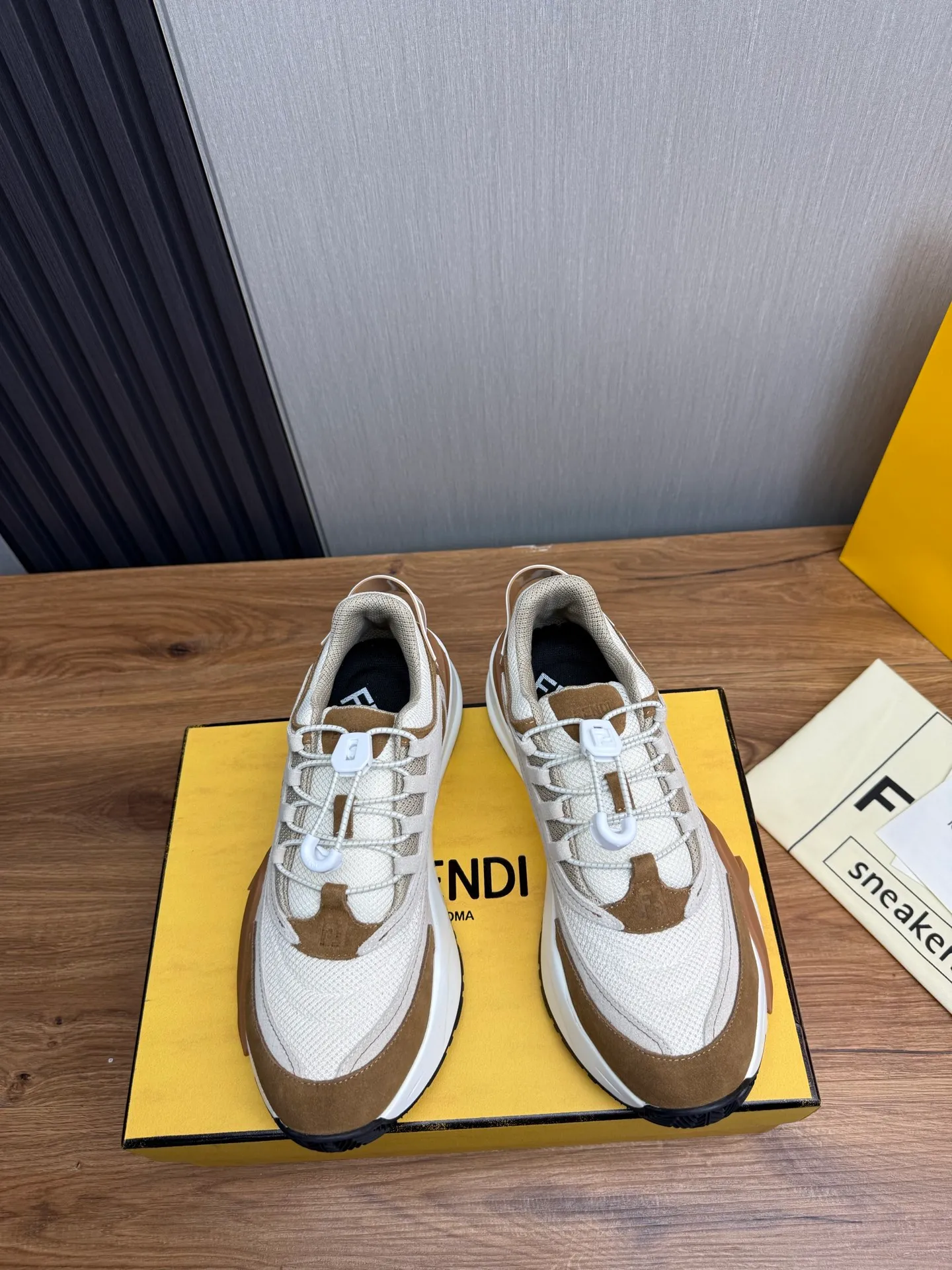 Men's men's shoes 💰560💰 Fendi [Fendi] hot style is on the market 🔥Fashionable casual men's shoes 🔱 Made of original brand fly knit fabric. Original cowhide + breathable mesh lining + sheepskin feet. Perfect shape and top quality, you deserve it 🔜Original rubber outsole, ultra-light, non-slip and wear-resistant 👣 Standard size 38-44